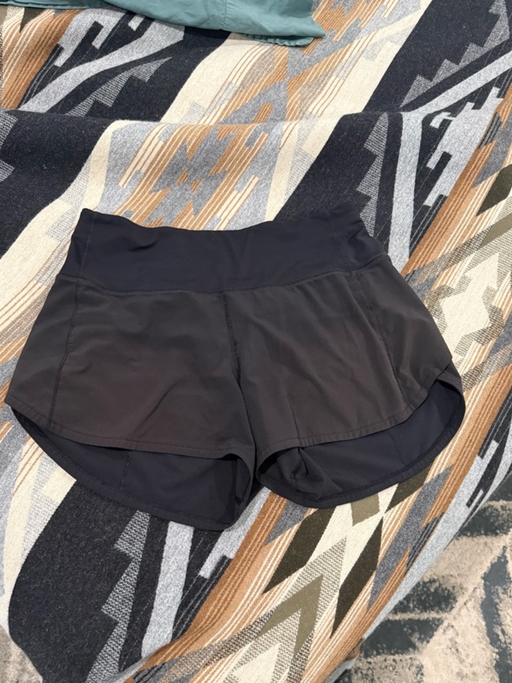 Lululemon speed up shorts size 6
